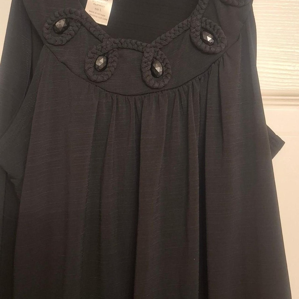 Black top - Picture 3 of 3